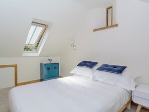 2 室のベッドルーム、WiFi (無料)、ベッドシーツ