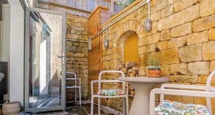 2 bedroom accommodation in Farnborough, near Banbury