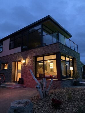 Exterior - Large house 5 bed. 2bth., heated pool and seaview, ideal family with children (Kersinic)