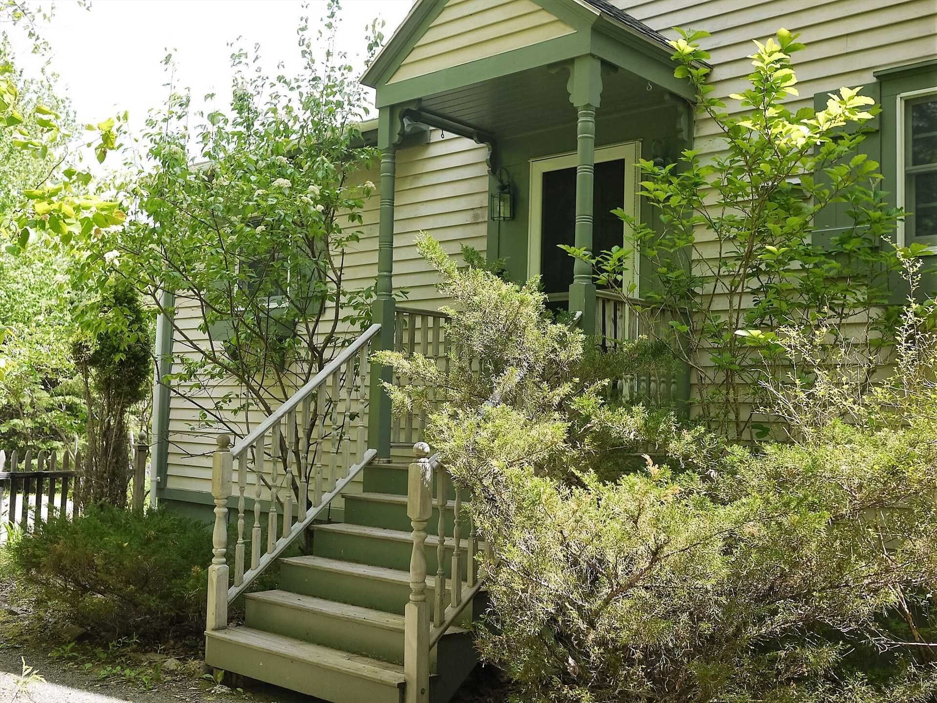 Kelley Grove Cottage - wooded privacy near Acadia & Bar Harbor