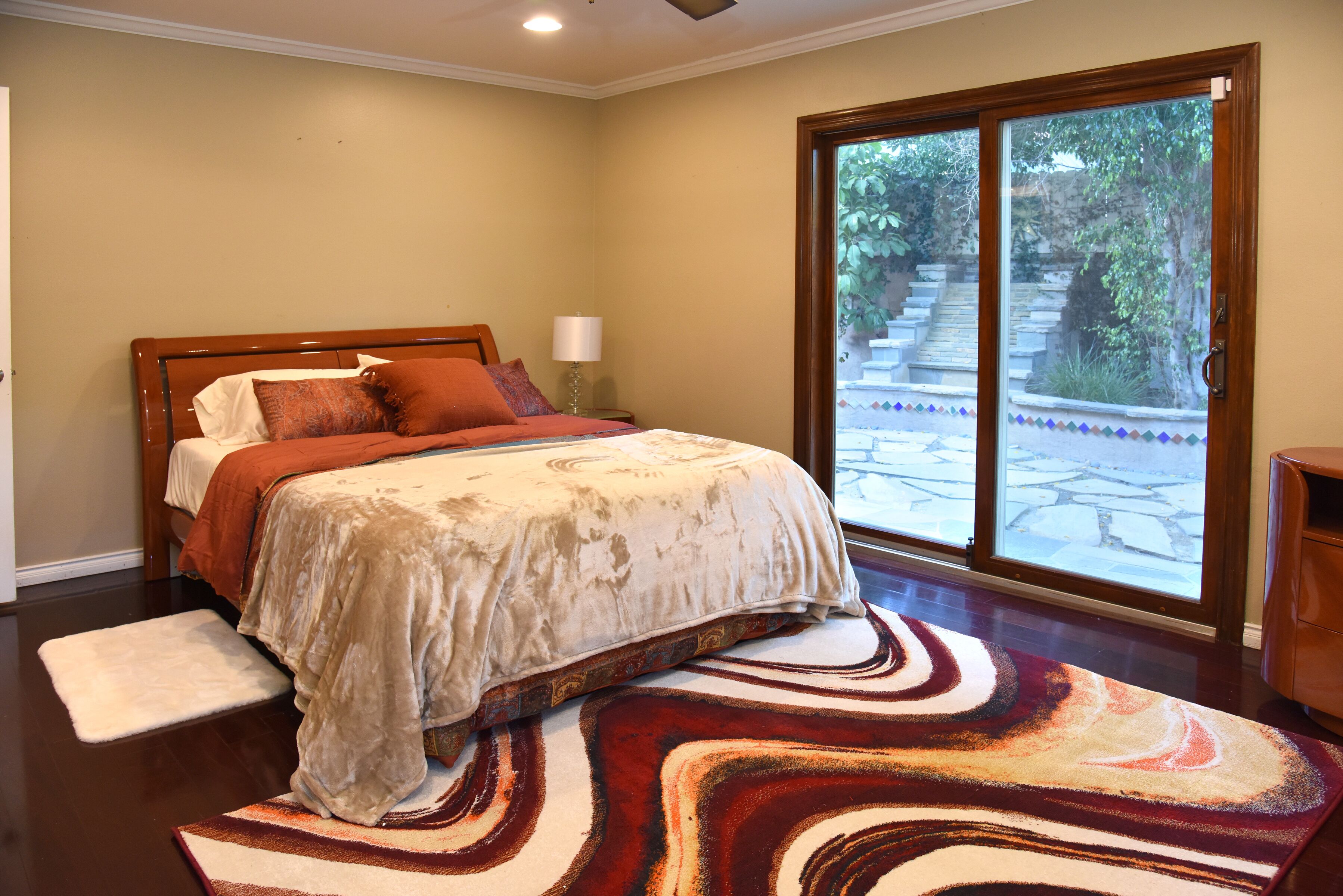 4 bedrooms, desk, iron/ironing board, free WiFi
