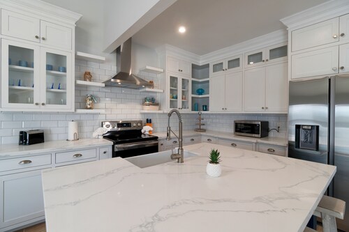 Remodeled Home with Large Covered Patio/Pool - 1/2 Block to Beach!