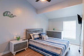 4 bedrooms, iron/ironing board, free WiFi, bed sheets
