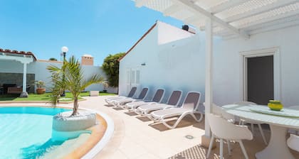 Villa Alamos Park, Golf Del Sur - Huge 10 bed villa with private pool
