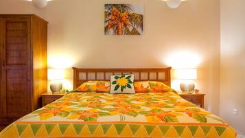 2 bedrooms, iron/ironing board, free WiFi