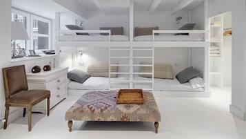4 dormitorios, tabla de planchar con plancha, wifi gratis y ropa de cama