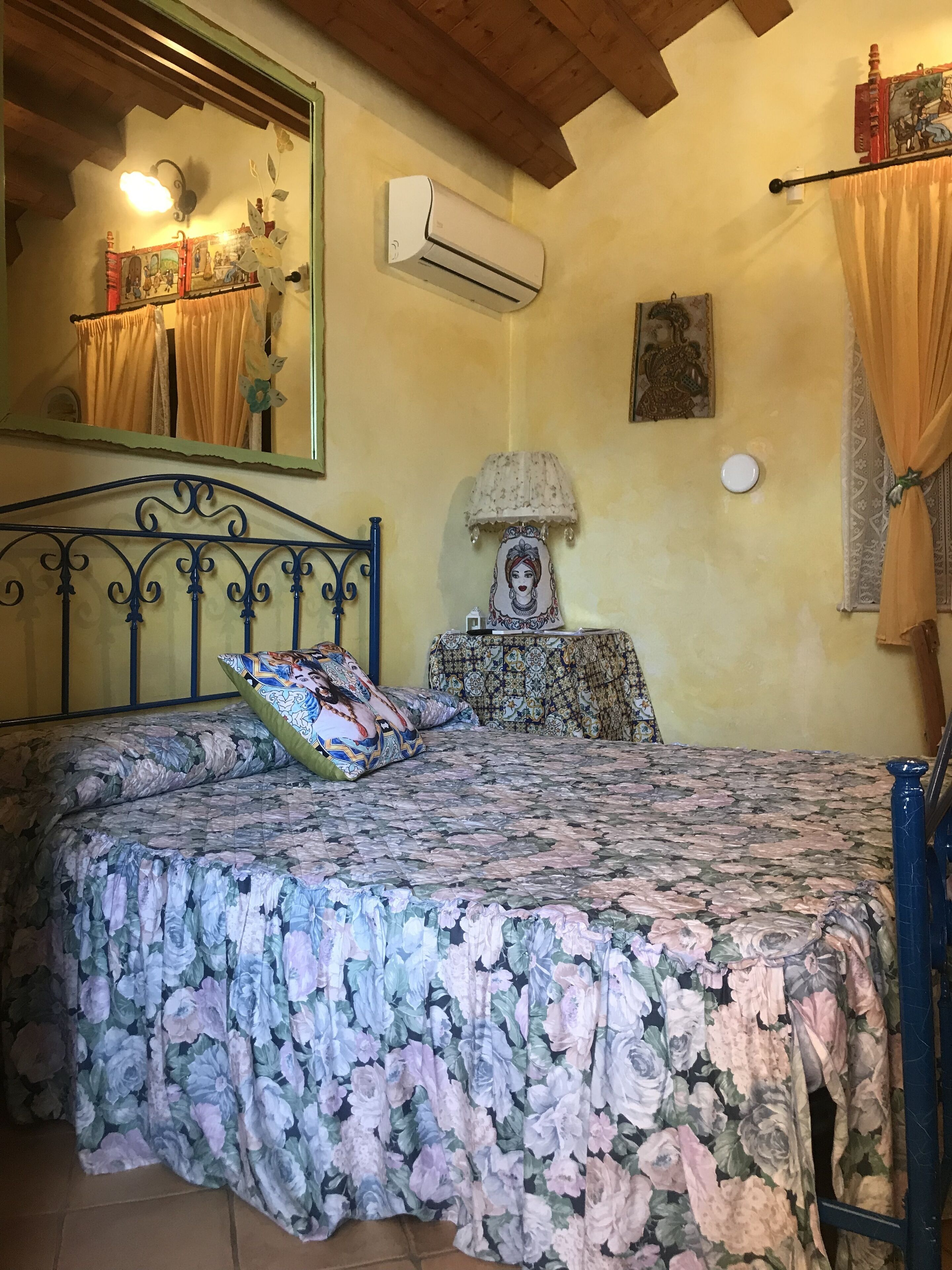 Bureau, chambres insonorisées, Wi-Fi gratuit, draps fournis