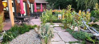 Cabin Near the Woods -Pool - Hot Tub -Breakfast -Quiet Side of Zion -Near Bryce