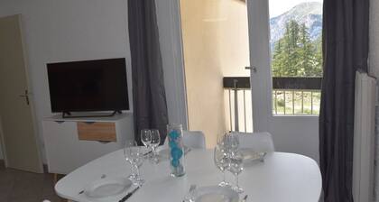 Bel appartement 2 piĂšces avec WIFI, parking, au pied des pistes de ski Ă MontgenĂšvre