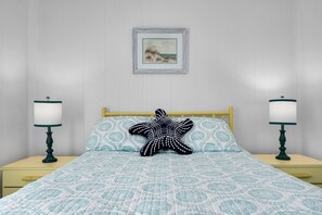 3 bedrooms, free WiFi - 386 Unique Ocean-Side Home - 4 Lots from Ocean! (Nags Head)