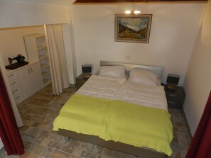 1 habitación, cuna de viaje, internet y ropa de cama 