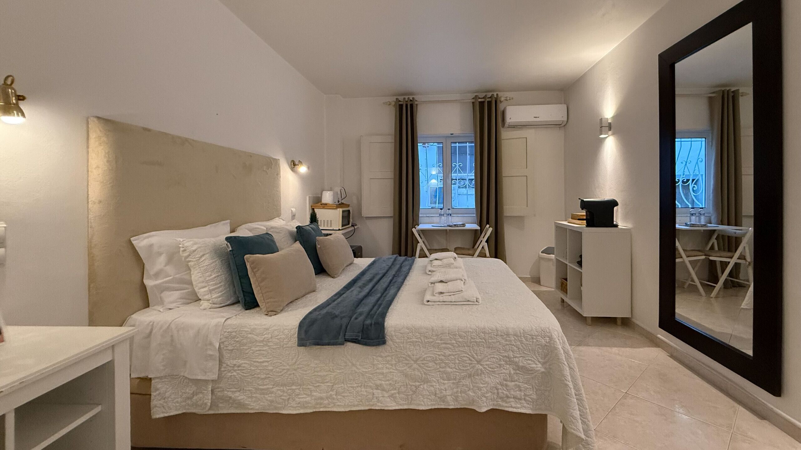 1 bedroom, in-room safe, iron/ironing board, free WiFi