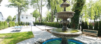 Modern apartment, private terrace, quiet location in the historic backyard