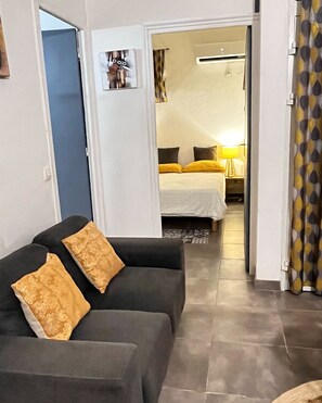 2 bedrooms, iron/ironing board, travel crib, free WiFi