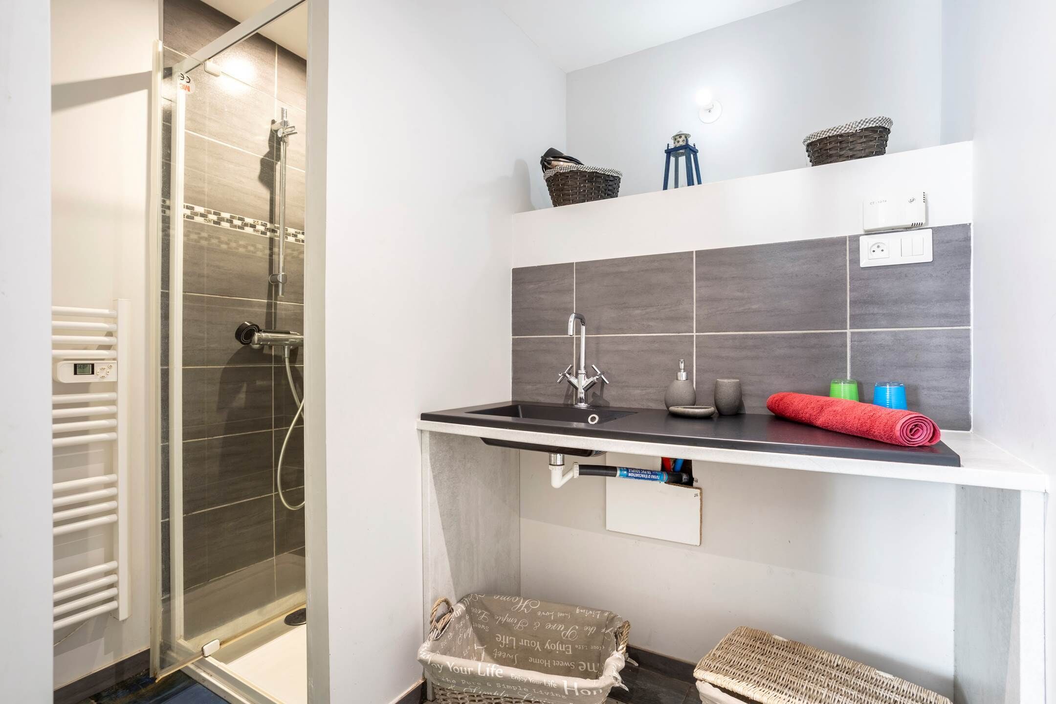 Hair dryer, towels