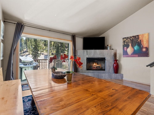 Luxurious Ski In Ski Out Heavenly Condo