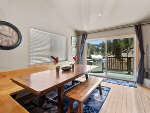 Dining - Luxurious Ski In Ski Out Heavenly Condo (Stateline)