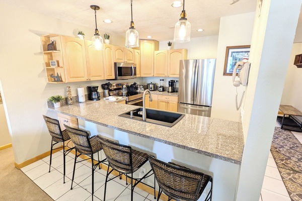 Beaver Creek West K-3 Kitchen with breakfast bar