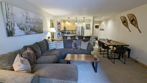 TV, fireplace, DVD player - Luxury Condo w/ FREE WiFi, Parking, Heated Pool, Hot Tubs, Skier Shuttles (Avon)