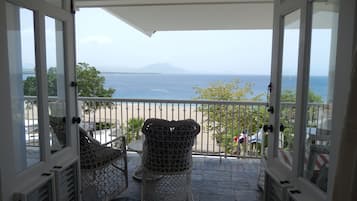 Cobertura, 2 quartos, vista para a praia | Terraço/pátio