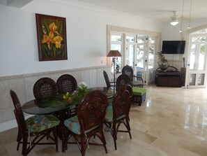 Condo, 3 Bedrooms, Beach View | Living area