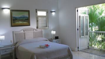 Condo, 3 Bedrooms, Beach View | In-room safe, individually decorated, individually furnished