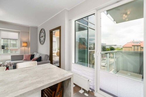 Spacious Apartment with Balcony | Close to Main Station