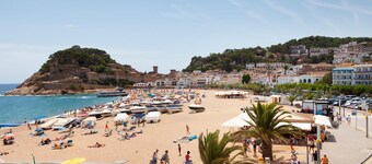 APARTMENT SEA VIEWS ON THE BEACH 3