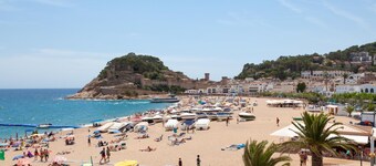 APARTMENT SEA VIEWS ON THE BEACH 3