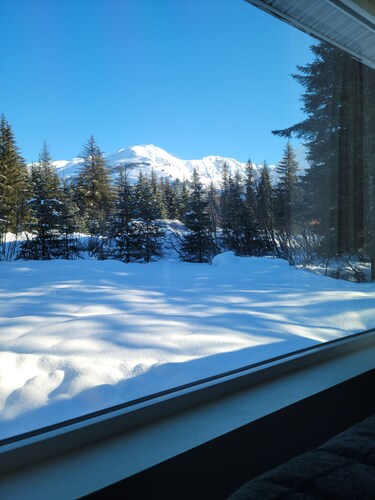 Tiehacker Lodging is the perfect place to relax and enjoy the beauty of Alaska!