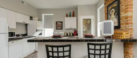 Fridge, microwave, oven, stovetop