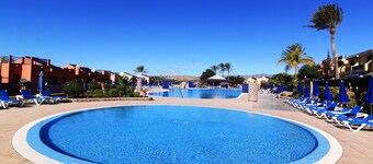 MAGNIFICENT HOUSE NEAR THE BEACH, SEA AND GOLF VIEWS WITH GARDEN AND SOLARIUM