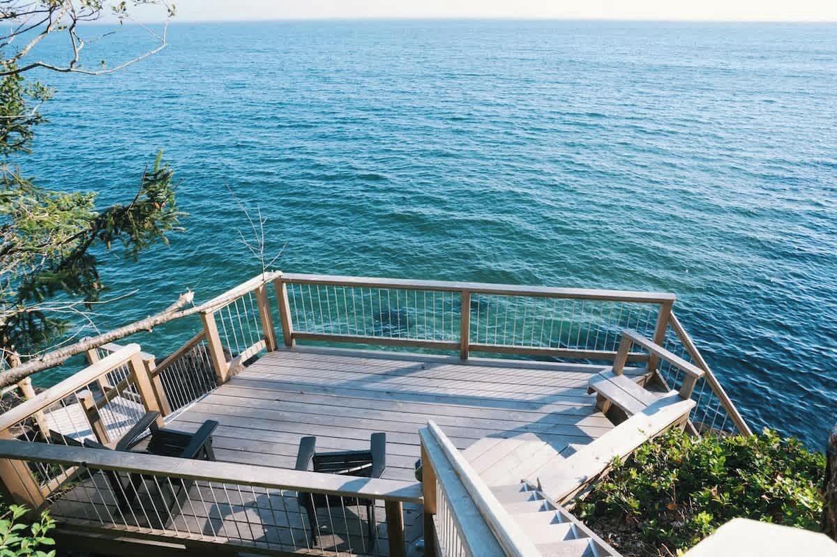 Ocean viewing deck