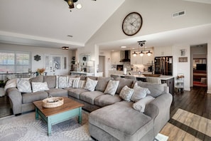 TV, fireplace, ping pong - High Heaven Mountain top dream (Sapphire)