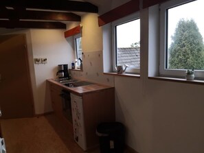 Kühlschrank, Ofen, Herdplatte, Geschirrspüler