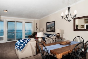 Smart TV, fireplace, DVD player, books