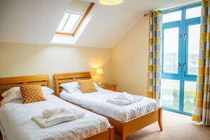 5 bedrooms, iron/ironing board, free WiFi, bed sheets