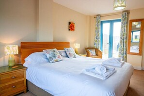 5 habitaciones, tabla de planchar con plancha y wifi gratis 