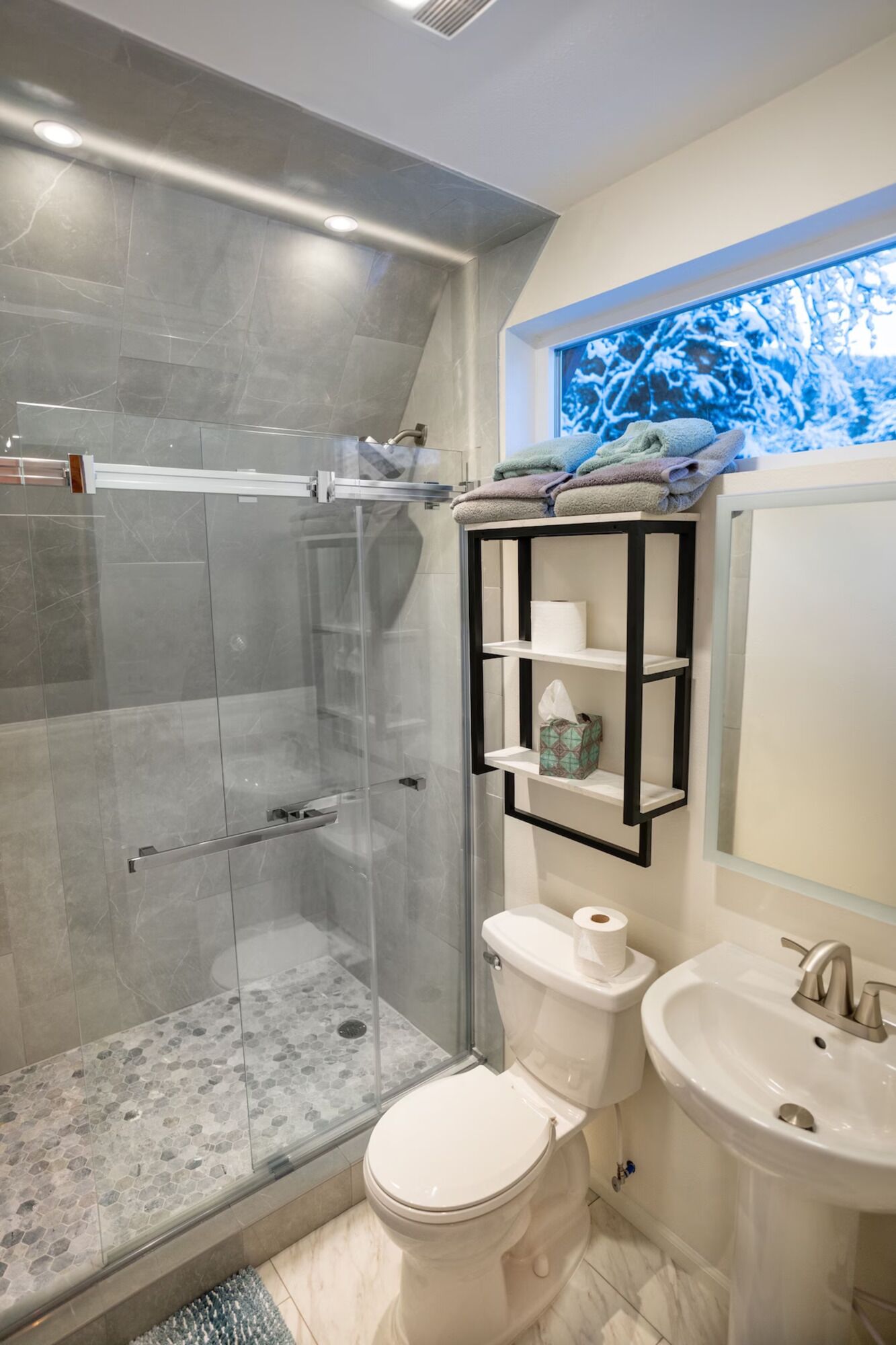 Shower, towels