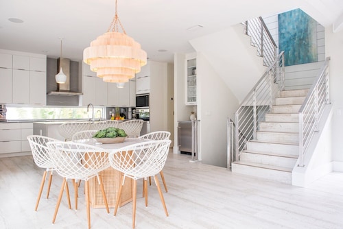 White Pearl-Premier AMI Home with Amazing Sunset Views and Great Reviews