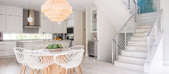 White Pearl-Premier AMI Home with Amazing Sunset Views and Great Reviews