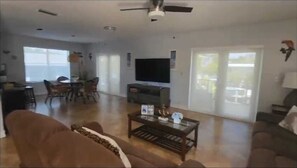 Smart TV, reproductor de DVD, libros, impresora