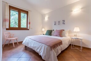4 bedrooms, iron/ironing board, travel crib, free WiFi - VILLA BELLAVISTA with private pool and sea view, a few km from Villasimius (Villasimius)