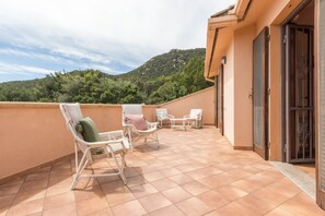 Terrace/patio - VILLA BELLAVISTA with private pool and sea view, a few km from Villasimius (Villasimius)