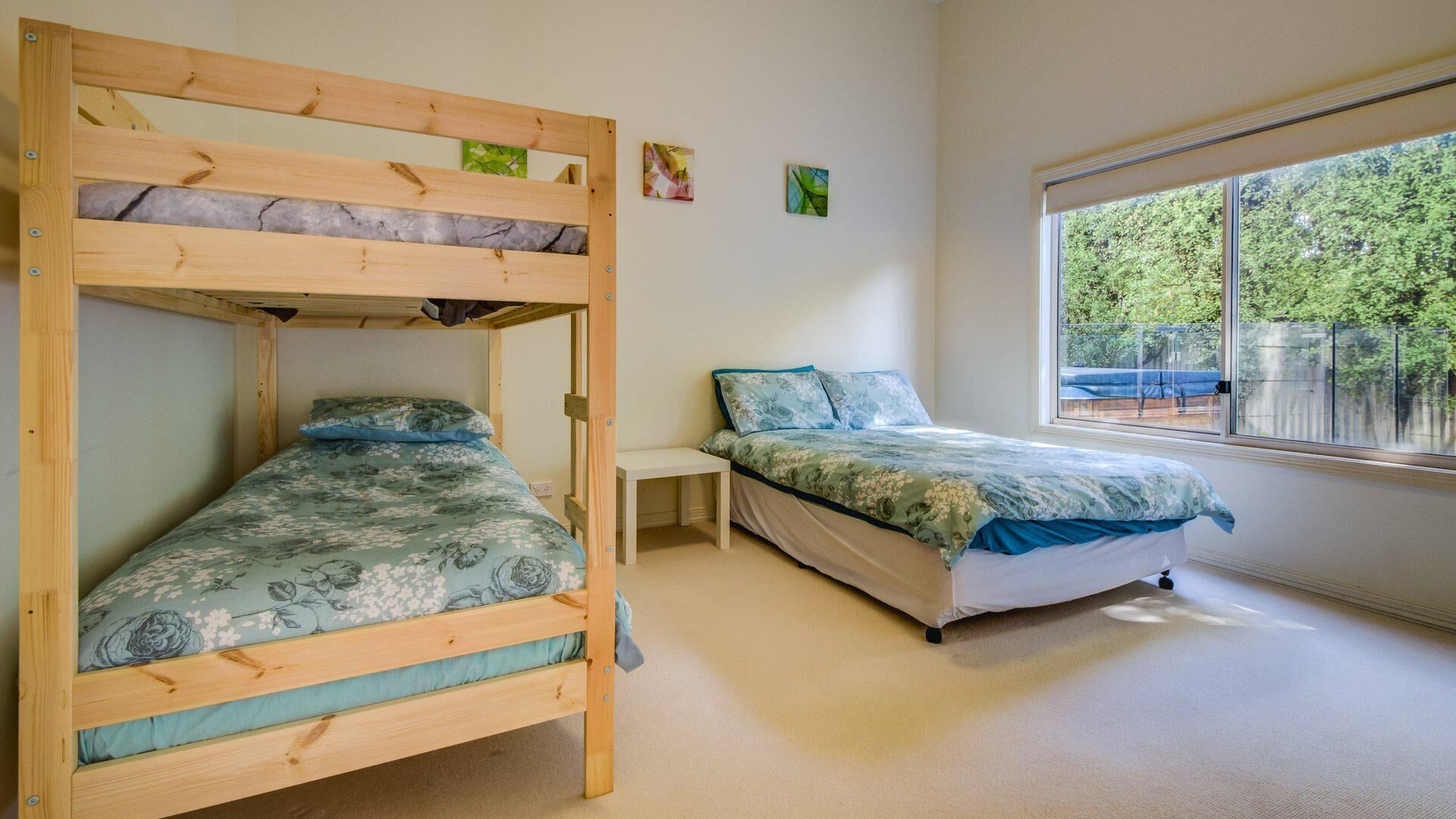 6 bedrooms, iron/ironing board, travel cot, Internet