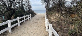 Cozy Beach cottage in Chicks Beach