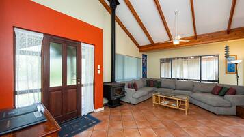 Smart TV, DVD player