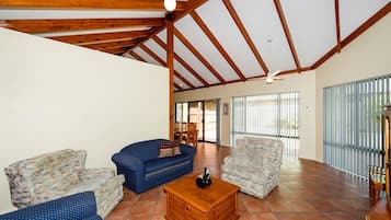 Smart TV, DVD player