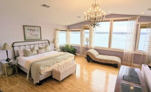4 bedrooms, in-room safe, desk, iron/ironing board - Custom~Unique Lakefront - Panoramic, HotTub-Swim-Dock your boat (Walkerton)