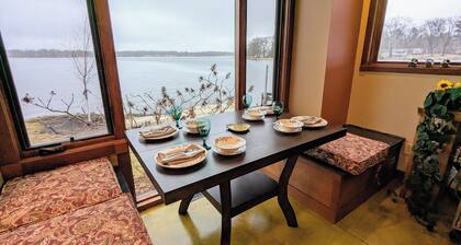 Custom~Unique Lakefront - Panoramic, HotTub-Swim-Dock your boat,